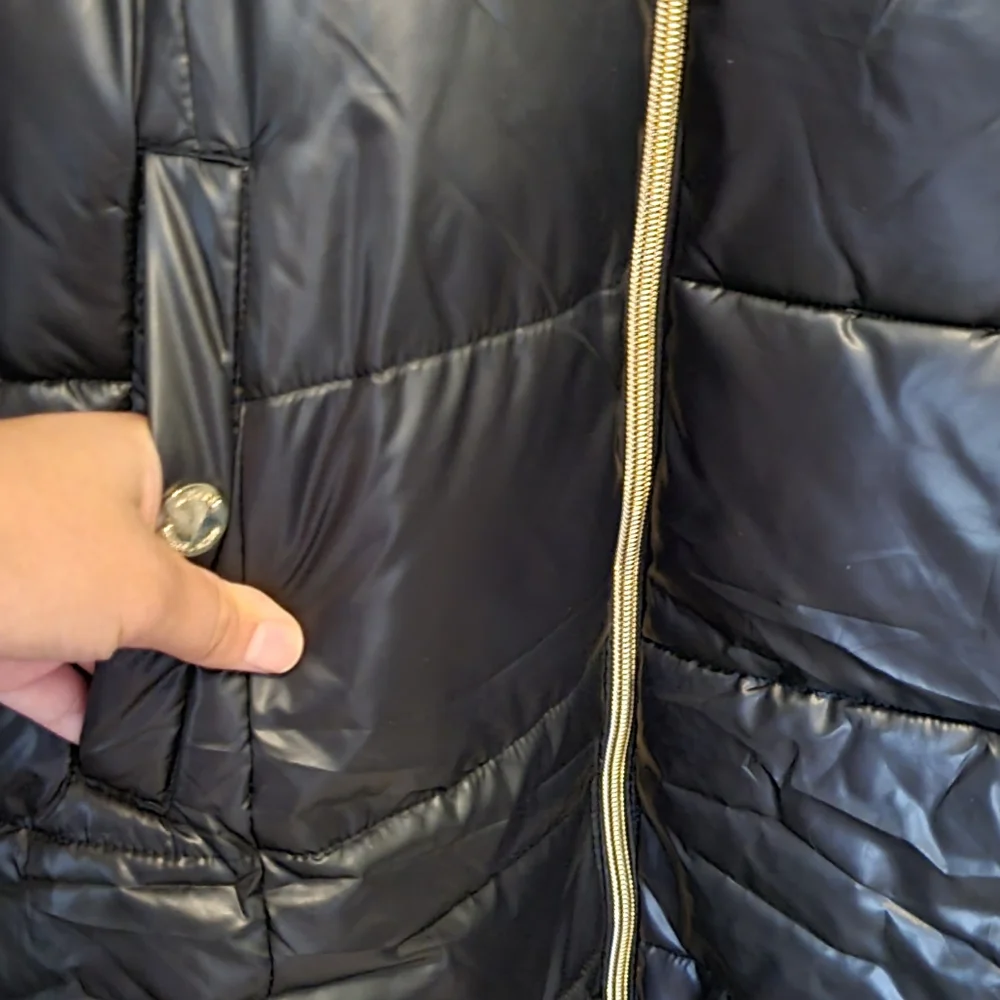 Women's Petite black puffer trench jacket - Picture 3 of 7